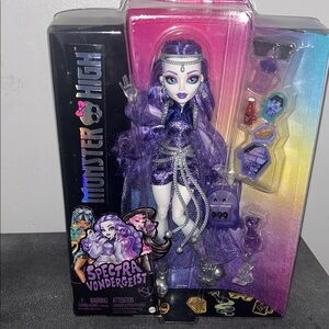 Monster High Spectra Vondergeist in Purple and Silver